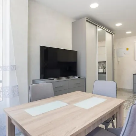 Dream House Rooms Malaga - Habitacion en el apartemento-3